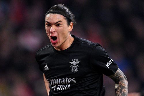 Benfica vào tứ kết Champions League