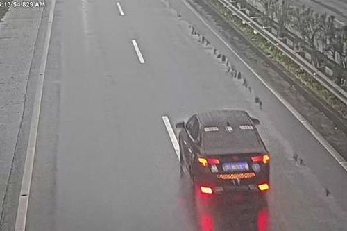 Tài xế khai lý do điều khiển ô tô đi ngược chiều 15km trên cao tốc Nội Bài - Lào Cai