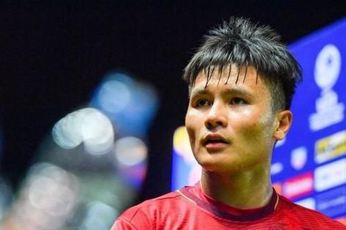 Vì sao nghe Quang Hải nói về hợp đồng, bầu Hiển lại càng lo?