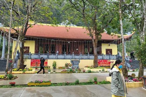 Chùa Quýt: Chốn thiền giữa núi rừng