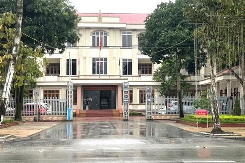 Công an tạm giữ 2 cán bộ Sở Kế hoạch Đầu tư Nghệ An
