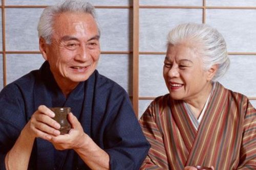 Bí quyết sống thọ tại hòn đảo nhiều người sống thọ nhất thế giới: Độc đáo nhưng dễ áp dụng