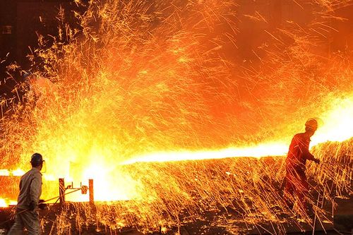 Quặng sắt tăng vọt 8% chỉ sau một đêm, đà tăng giá thép chưa dừng lại