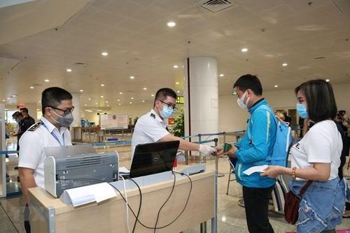 Hoàn thiện hệ thống pháp luật liên quan đến người Việt Nam ở nước ngoài