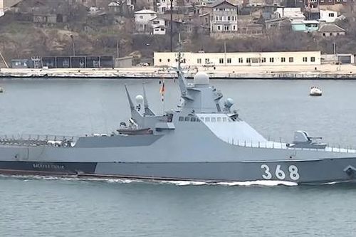 Chiến hạm Nga bị Ukraine tuyên bố đánh chìm tự 'bơi' về cảng