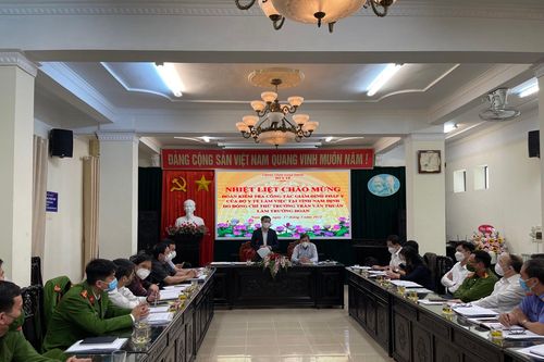 Thứ trưởng Bộ Y tế Trần Văn Thuấn kiểm tra công tác giám định pháp y tại Nam Định
