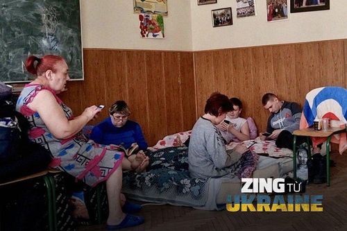 Gia đình Ukraine 4 thế hệ cùng nhau vượt 1.000 km để di tản