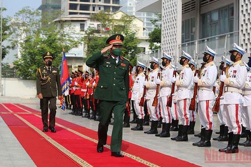 Việt Nam-Campuchia tăng cường hợp tác quốc phòng