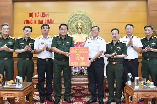 Thượng tướng Võ Minh Lương thăm và làm việc với Bộ tư lệnh Vùng 5 Hải quân