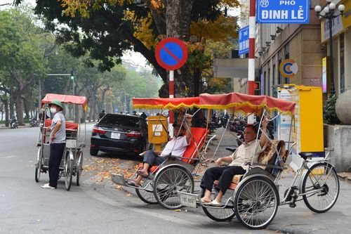 Xích lô Hà Nội, cả ngày 'bát phố' vẫn rỗng túi