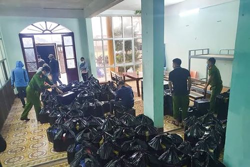 Chở rượu lậu, 3 tài xế bị phạt gần 300 triệu đồng, tịch thu ô tô