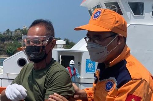 Cứu nạn thuyền viên Philippines bị nạn trên biển Khánh Hòa