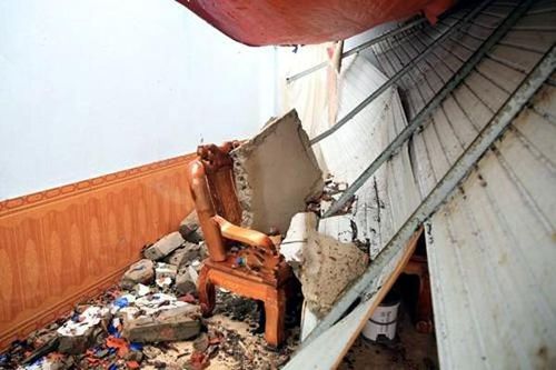 Tương Dương (Nghệ An): Mưa đá kèm lốc xoáy làm hàng chục ngôi nhà đổ sập