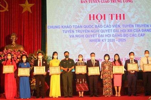 Phú Thọ: Cô giáo Nguyễn Thị Minh Thịnh đoạt Giải Nhì Hội thi báo cáo viên giỏi toàn quốc