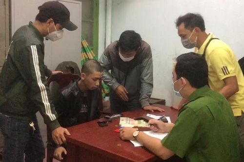 Công an mật phục bắt băng chuyên dàn cảnh móc cốp xe trộm tài sản