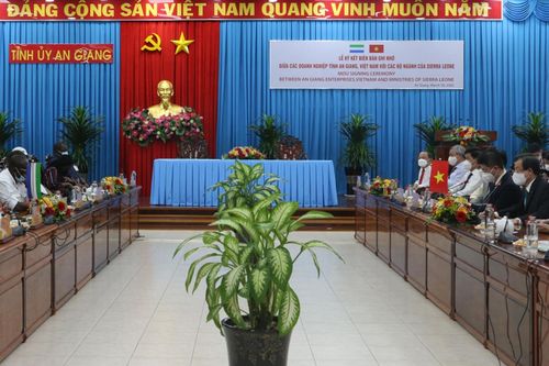 Tổng thống Cộng hòa Sierra Leone thăm và làm việc tại tỉnh An Giang