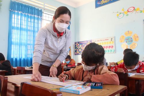 Hạnh phúc của giáo viên vùng sâu là trò chăm đến trường
