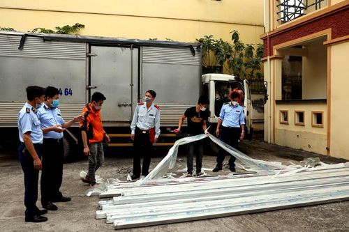 Tiêu hủy hàng hóa, xử phạt doanh nghiệp 205 triệu đồng vì bán nhôm giả nhãn hiệu