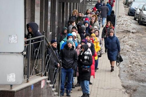 Xung đột Nga-Ukraine: Nền kinh tế Nga đứng trước sự sụp đổ?