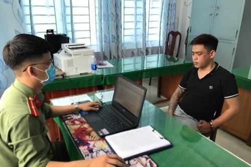 Hai thanh niên chiếm đoạt hơn 300 triệu đồng bằng việc lừa bán kit test COVID-19 trên mạng