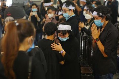 Gia đình, đồng nghiệp tiễn đưa nhạc sĩ Ngọc Châu về đất mẹ