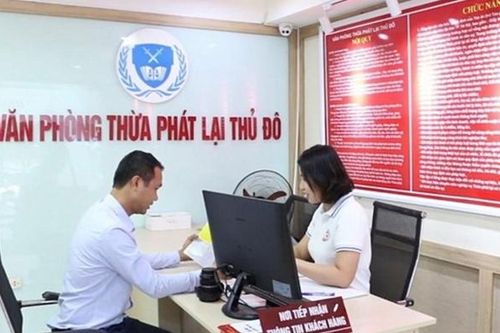 Thừa phát lại tuân thủ nghiêm sự kiểm sát của Kiểm sát viên trong hoạt động hành nghề