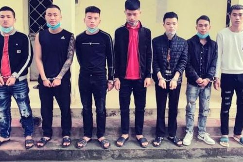 Khởi tố 9 đối tượng mang hung khí đánh nhau sau va chạm giao thông