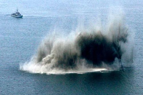 Nga cảnh báo thủy lôi Ukraine đứt cáp nối, trôi trên Biển Đen