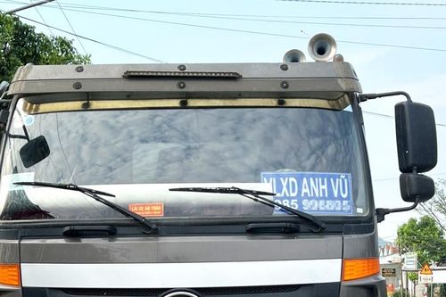 Tháo bỏ hơn 100 còi hơi xe tải lưu thông trên quốc lộ 20