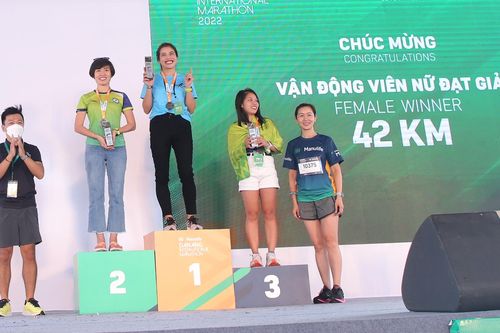 Nữ vận động viên TPHCM đoạt giải nhất marathon cự ly 42 km ở Đà Nẵng