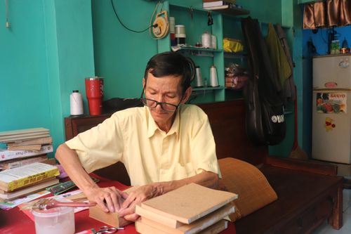 Vị 'cứu tinh' của sách cũ