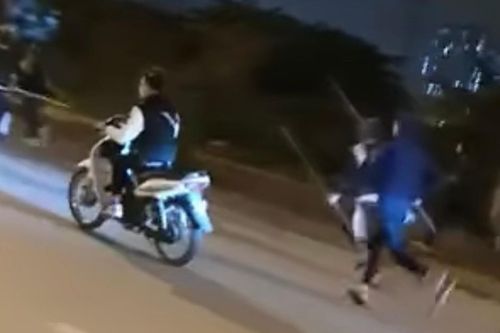 80 thanh thiếu niên hỗn chiến trên đường phố Hà Nội