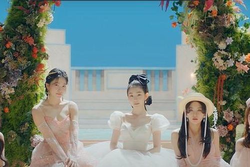 Feel My Rhythm: Bản Opera nghệ thuật đầy tương phản của các nàng tiên mùa Xuân Red Velvet