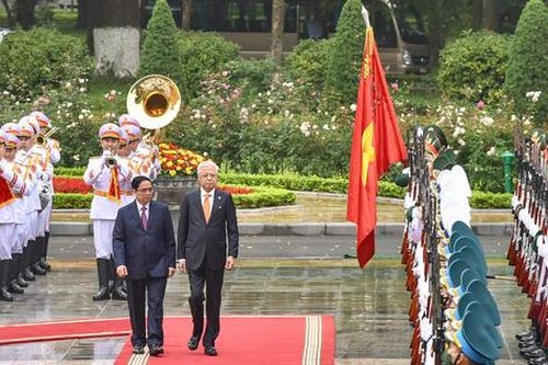 Thủ tướng Phạm Minh Chính đón, hội đàm với Thủ tướng Malaysia