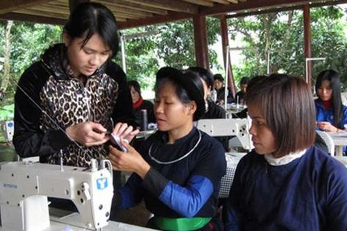 Hỗ trợ chuyển đổi nghề đối với đồng bào dân tộc thiểu số