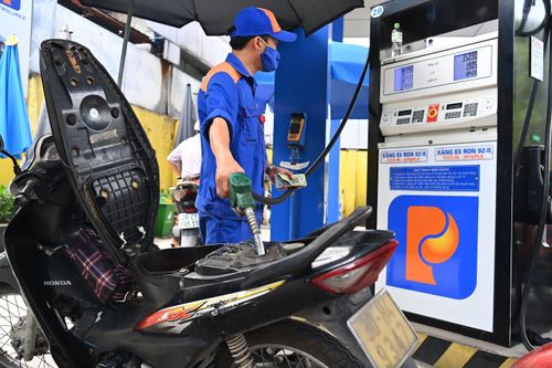 Xem xét thông qua Nghị quyết về mức thuế bảo vệ môi trường với xăng dầu