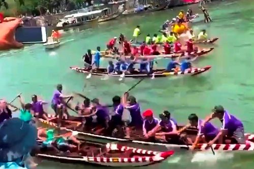 Trao giải 'fair play' cho đội đua dùng mái chèo phang đội bạn ngã xuống sông