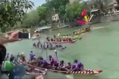 Huế: Bị thu hồi giải do dùng mái chèo đánh đội bạn rơi xuống sông