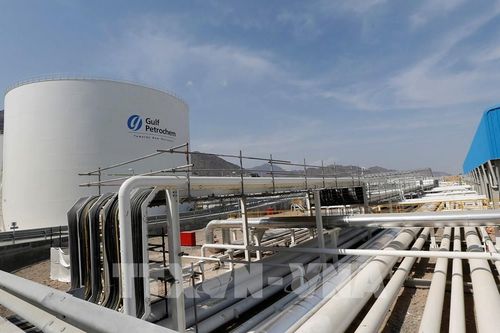 Nhật Bản hối thúc UAE tăng sản lượng dầu để hạ nhiệt thị trường