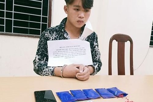 Bắt 2 đối tượng mua bán ma túy