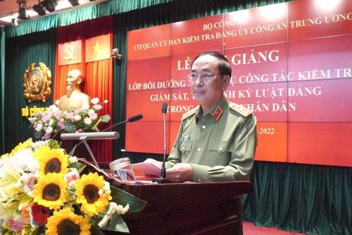 Khai giảng lớp bồi dưỡng nghiệp vụ về kiểm tra, giám sát, thi hành kỷ luật Đảng trong CAND