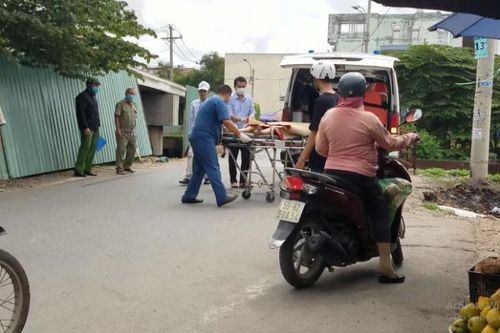 Người bán gà lao xuống kênh cứu cô gái tự tử