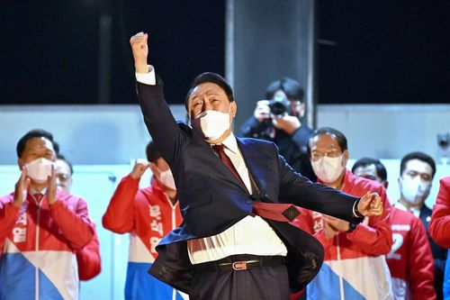 Phụ nữ trẻ Hàn Quốc phản đối Tổng thống đắc cử Yoon Suk Yeol