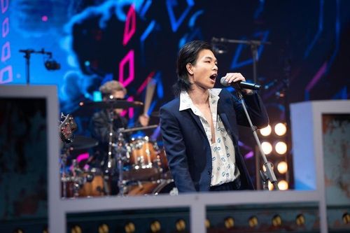 'Nhân tố bí ẩn' Kỳ Tích Lê gây bất ngờ Rock Việt
