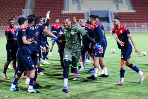 ĐT Oman sang Việt Nam với đội hình mạnh nhất, mang hơn 2 tấn hành lý