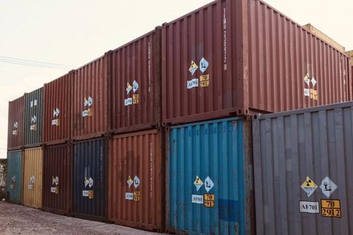 Buộc tái xuất 25 container tinh quặng có chất phóng xạ Urani nhập khẩu trái phép