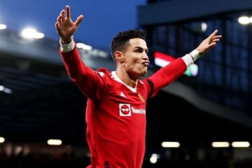 Ronaldo ra yêu cầu ở lại MU, thầy mới gặp khó