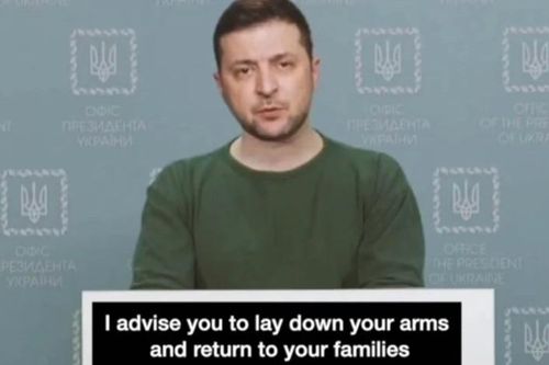 Xuất hiện video Tổng thống Zelensky kêu gọi người dân Ukraine đầu hàng Nga: Sự thật là gì?