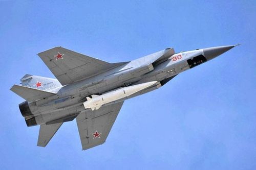 Quân đội Nga giải thích lý do 'giết gà bằng dao mổ trâu' sau loạt tên lửa siêu thanh ở Ukraine