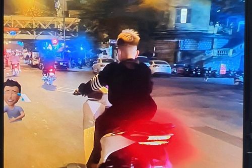 Cận cảnh gã trai trộm 11.000 USD trong xe ô tô giữa Hà Nội